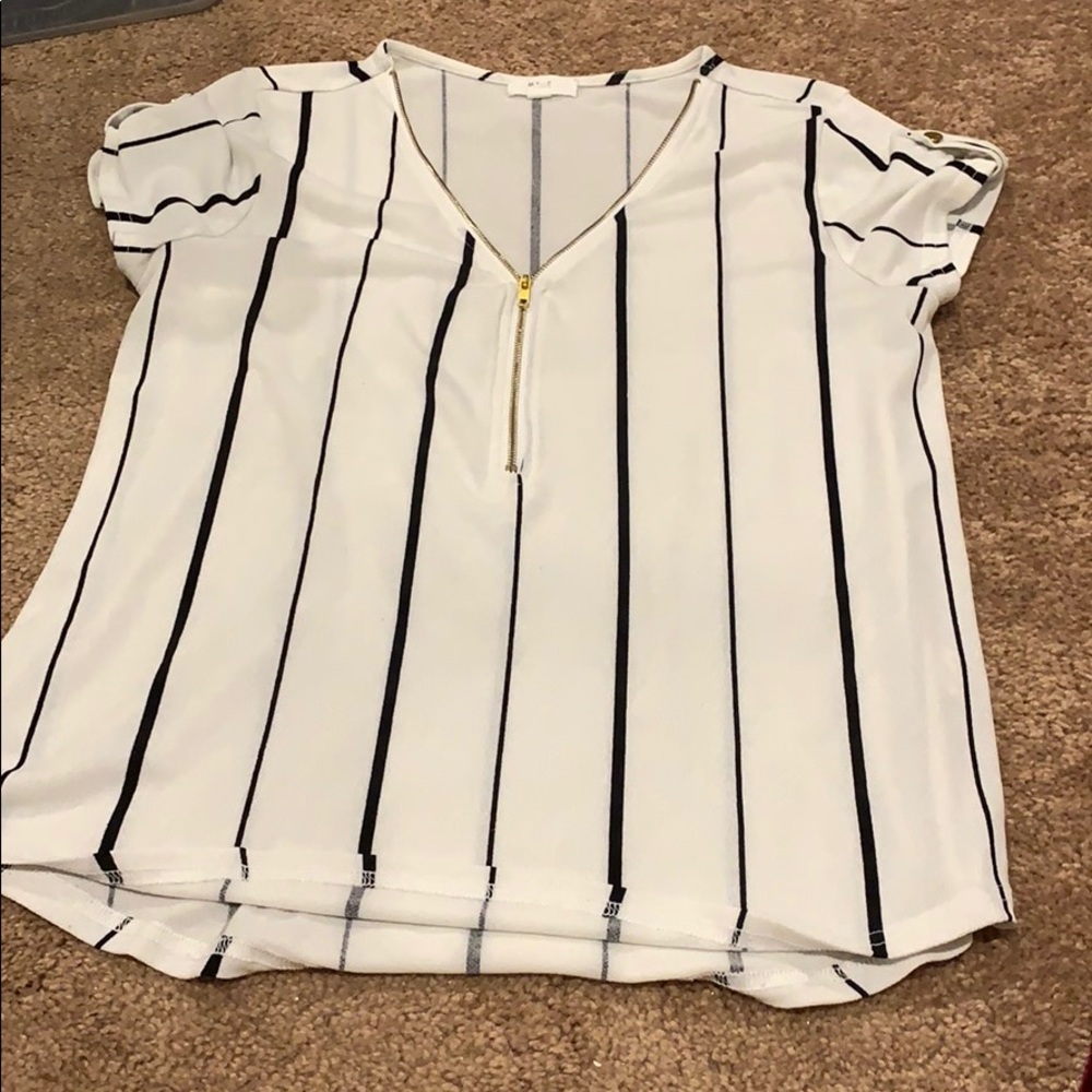 Women’s casual v neck